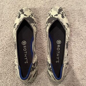 EUC size 8 Rothy’s ash camo flats